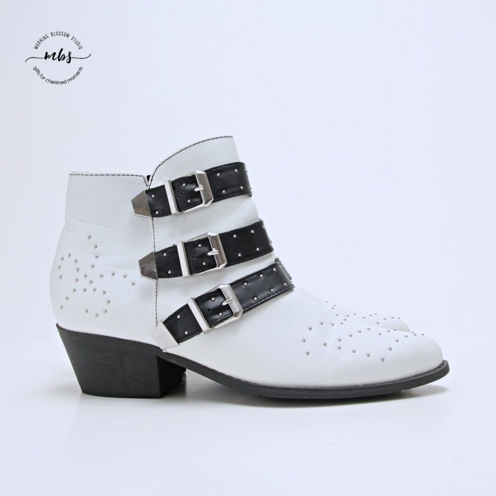 Mari‎ A. Stellar Studded Triple Buckles Booties
